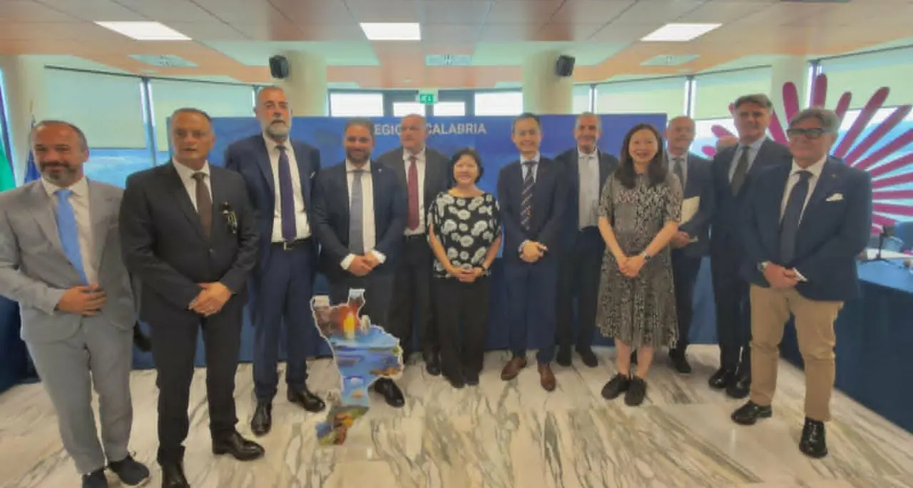 UnionCamere, la Calabria come\u00A0ponte tra Europa e Asia: al via il tavolo permanente con Hong Kong\n