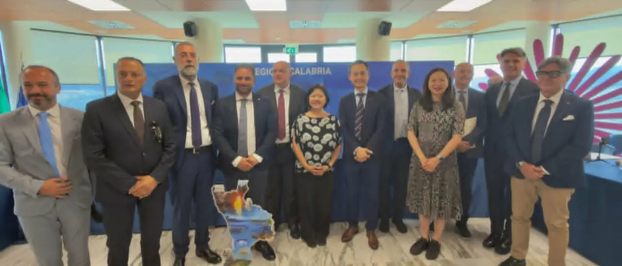 UnionCamere, la Calabria come\u00A0ponte tra Europa e Asia: al via il tavolo permanente con Hong Kong\n