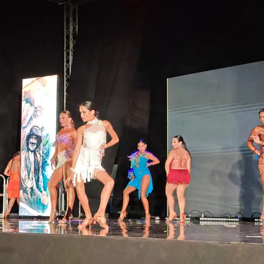 Scalea, grande successo per \"AlmaLand – Una notte al Luna Park\": l'Asd\u00A0Alma Dance emoziona Piazza Aldo Moro\n