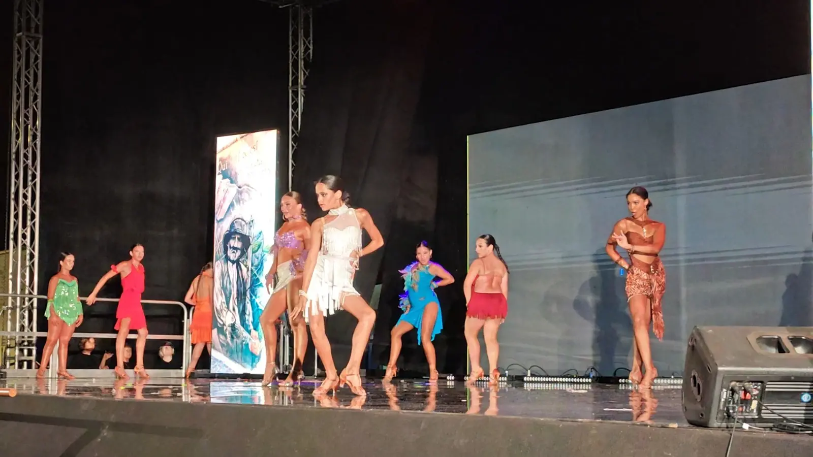 Scalea, grande successo per \"AlmaLand – Una notte al Luna Park\": l'Asd\u00A0Alma Dance emoziona Piazza Aldo Moro\n
