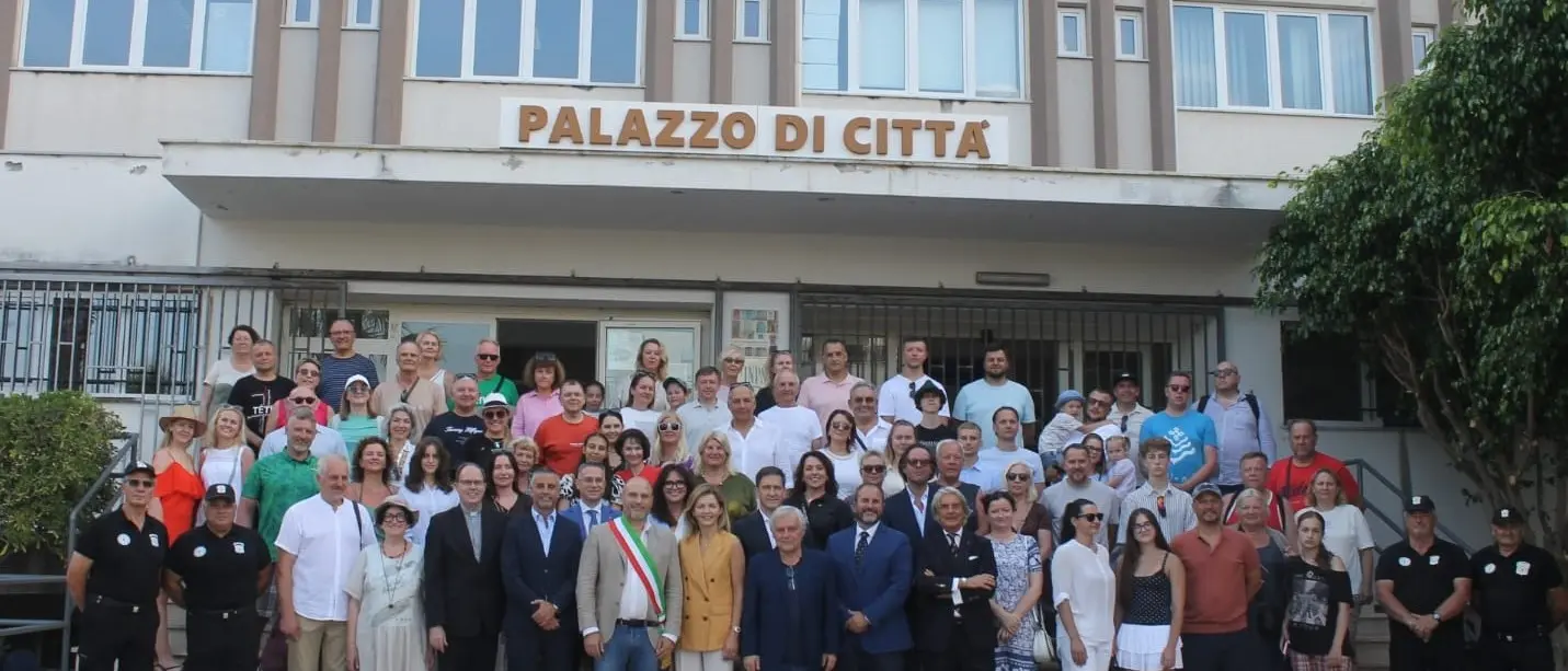 Scalea accoglie l'Ambasciatore della Lituania: diplomazia, amicizia e prospettive di collaborazione\n