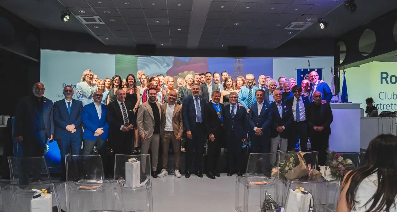 Il Rotary Club di Rende chiude l’anno e ringrazia il past presidente Sergio Mazzuca\n