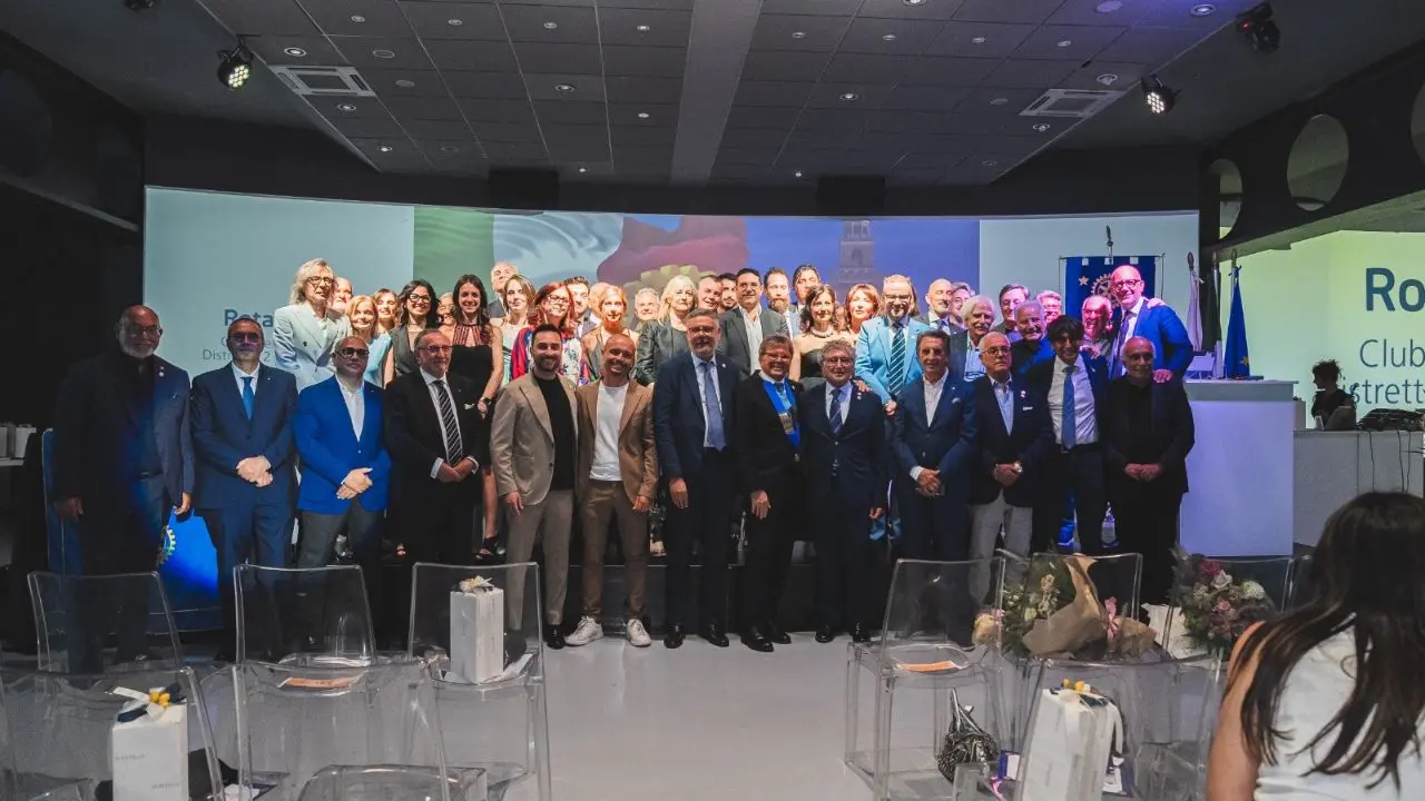 Il Rotary Club di Rende chiude l’anno e ringrazia il past presidente Sergio Mazzuca\n