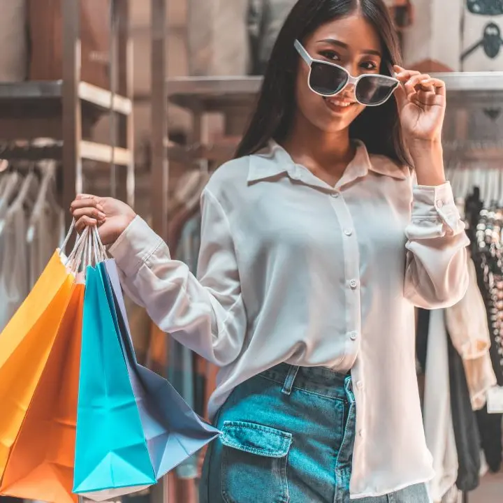 Saldi estivi al via, ma gli sconti sono già iniziati: un italiano su tre ha comprato in anticipo. Boom al Sud\n