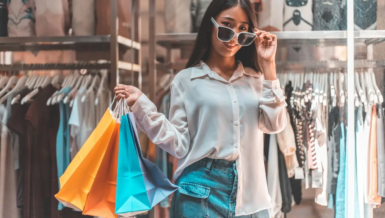 Saldi estivi al via, ma gli sconti sono già iniziati: un italiano su tre ha comprato in anticipo. Boom al Sud\n