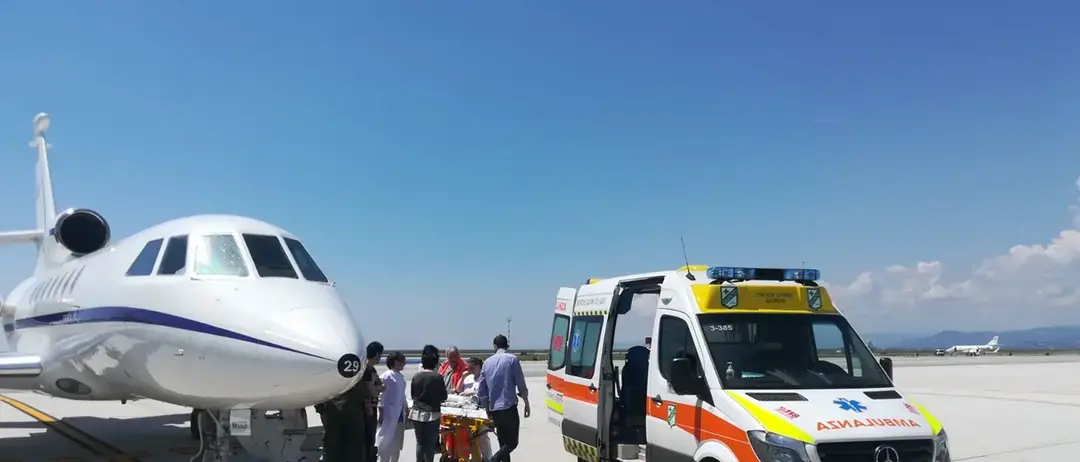 Da Lamezia a Milano, 24enne in pericolo di vita trasferito con un volo d’urgenza dell’Aeronautica\u00A0al Niguarda\n
