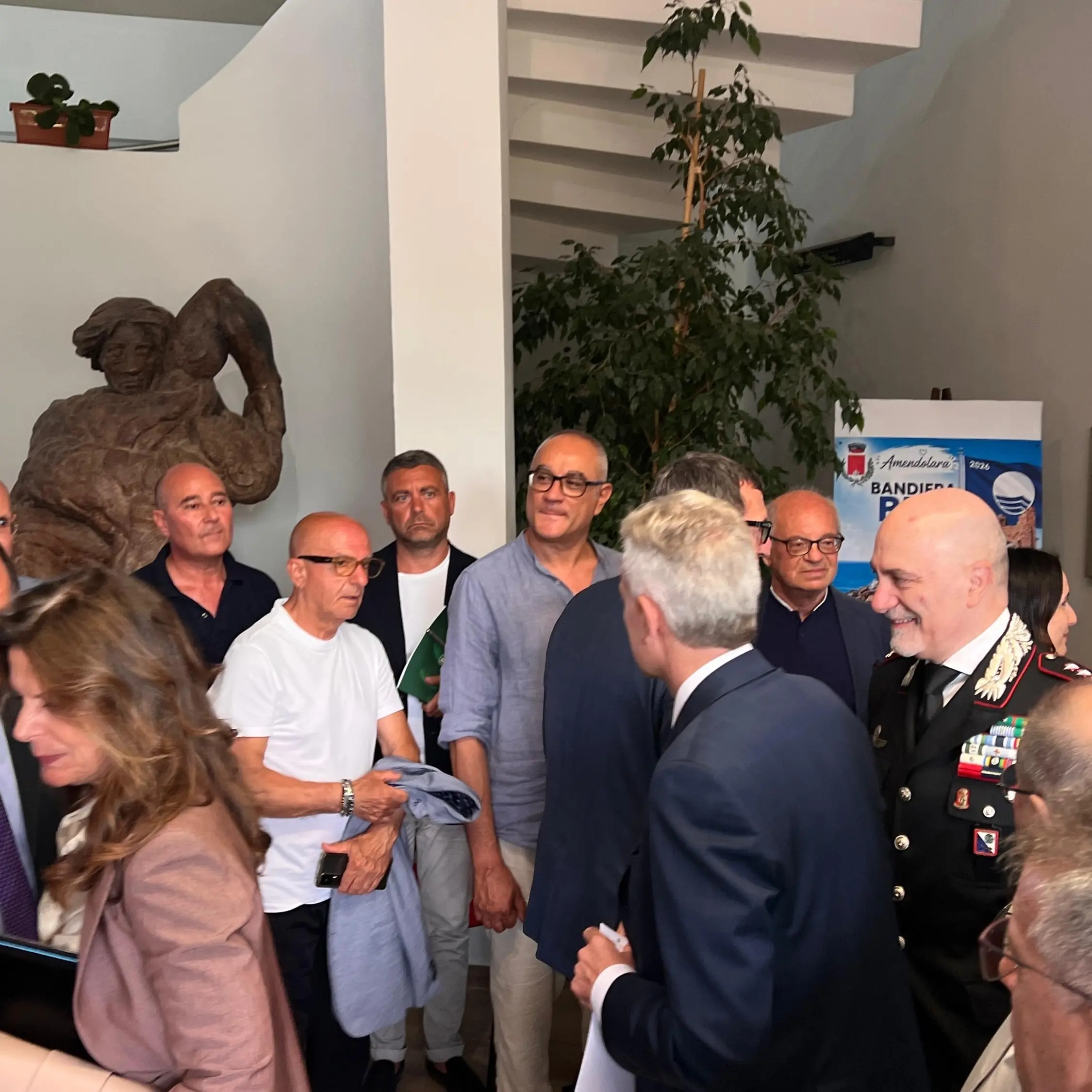 <p>La Commissione sul caporalato da Amendolara dopo la strage: «Condizioni disumane: 18 braccianti in una casa»</p>