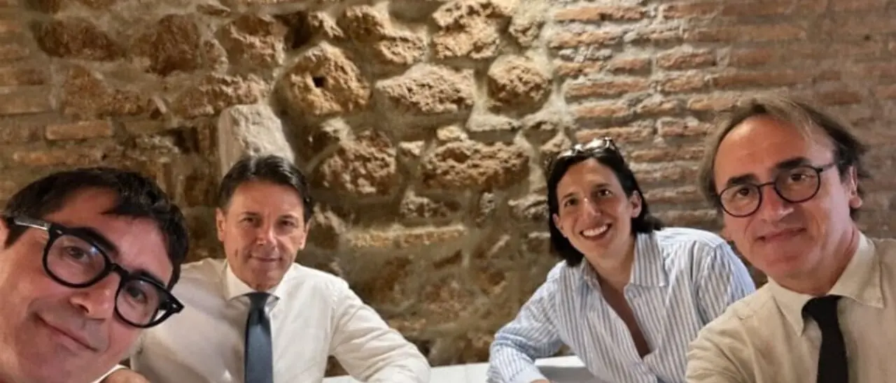 Campo largo, si apre il dibattito sul nome della coalizione: da Conte a Bonelli, tra proposte e ironie del centrodestra\n