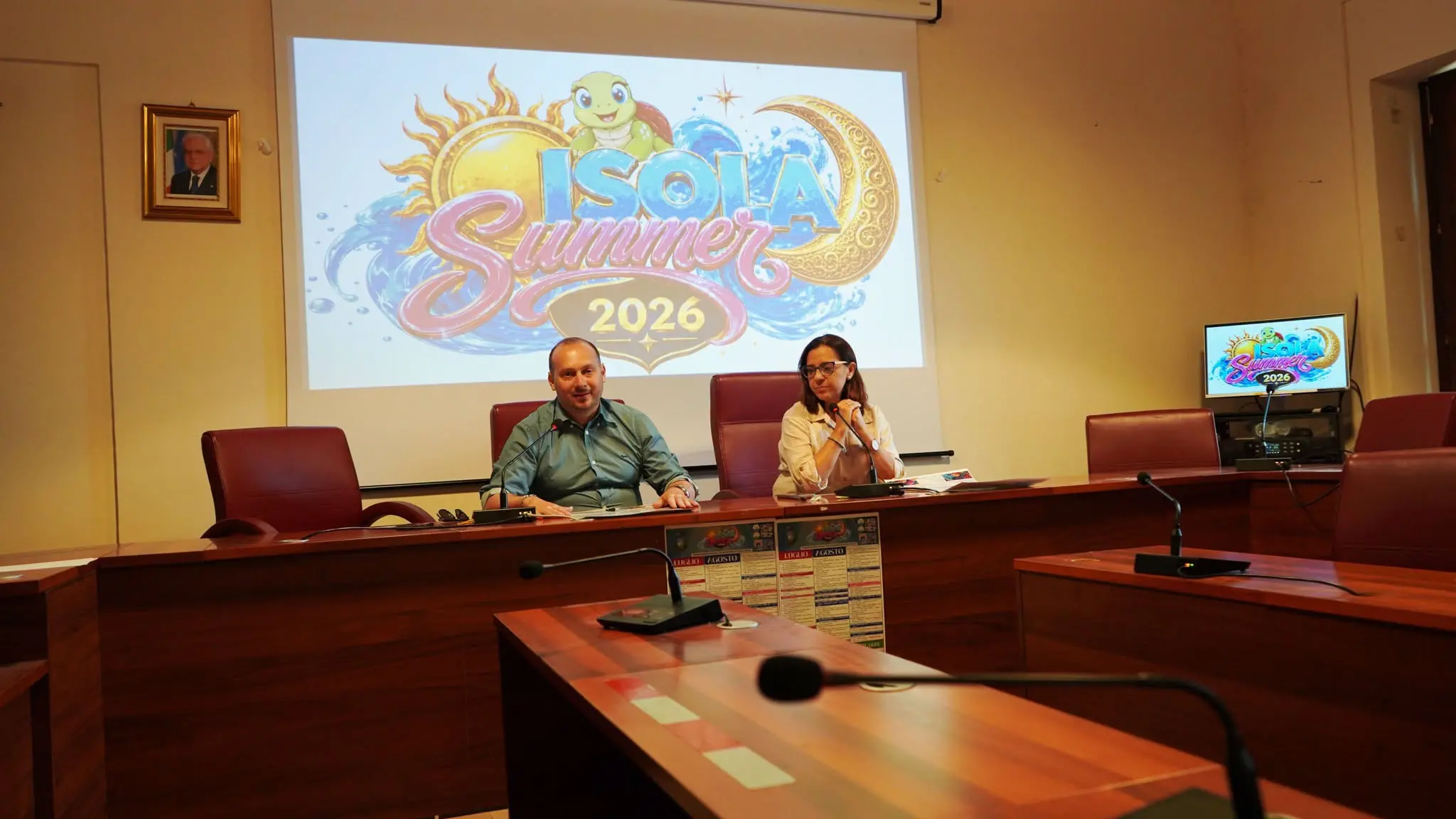 Isola Capo Rizzuto presenta il calendario estivo: oltre 80 eventi gratuiti tra concerti, cabaret e spettacoli\n