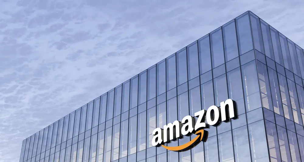 <p>’Ndrangheta, l'assalto (in 5 fasi) del clan Piromalli ad <span style=\"color:hsl(0, 75%, 60%);\">Amazon</span>: le estorsioni e il patto con i colletti bianchi</p>