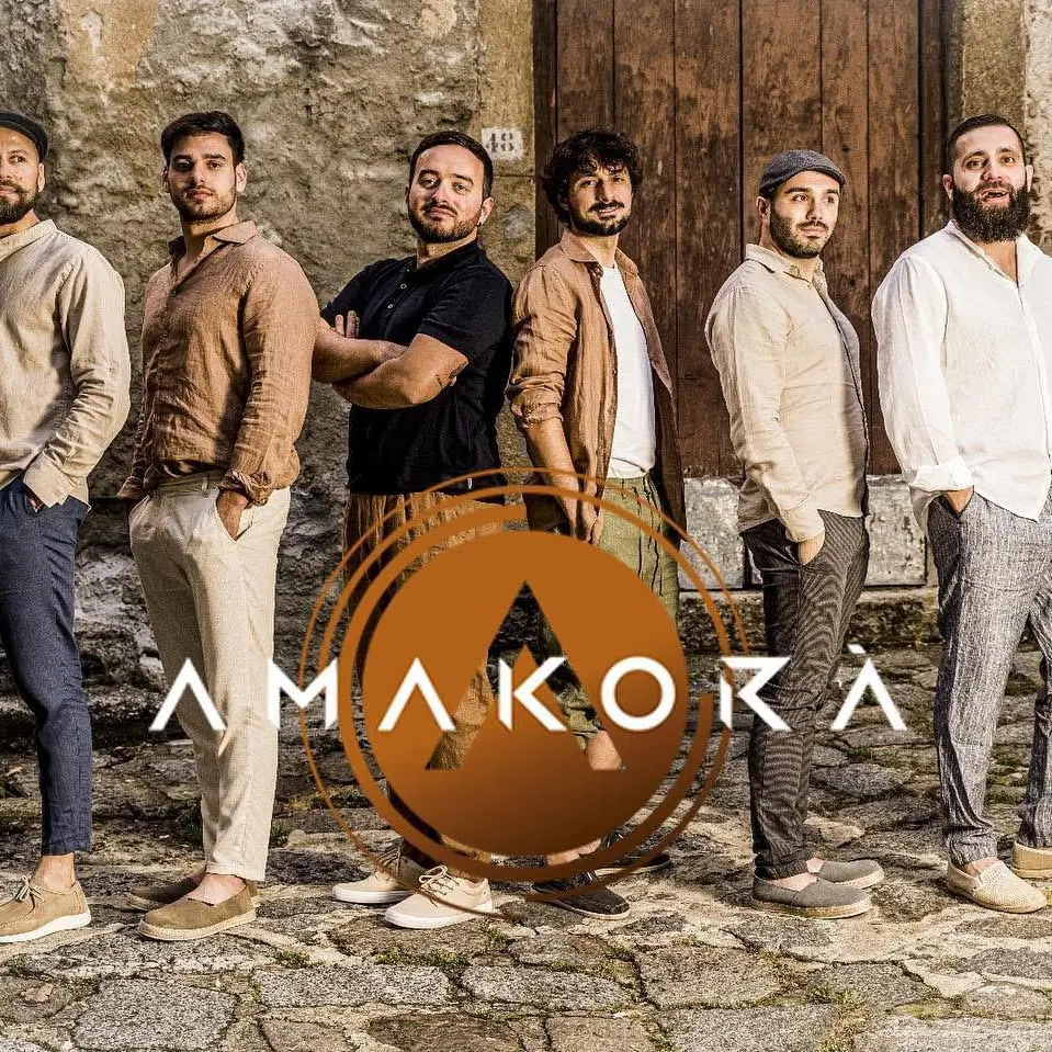 Dal 2011 animano feste e sagre in tutta la Calabria, al via il nuovo tour estivo degli Amakorà\n