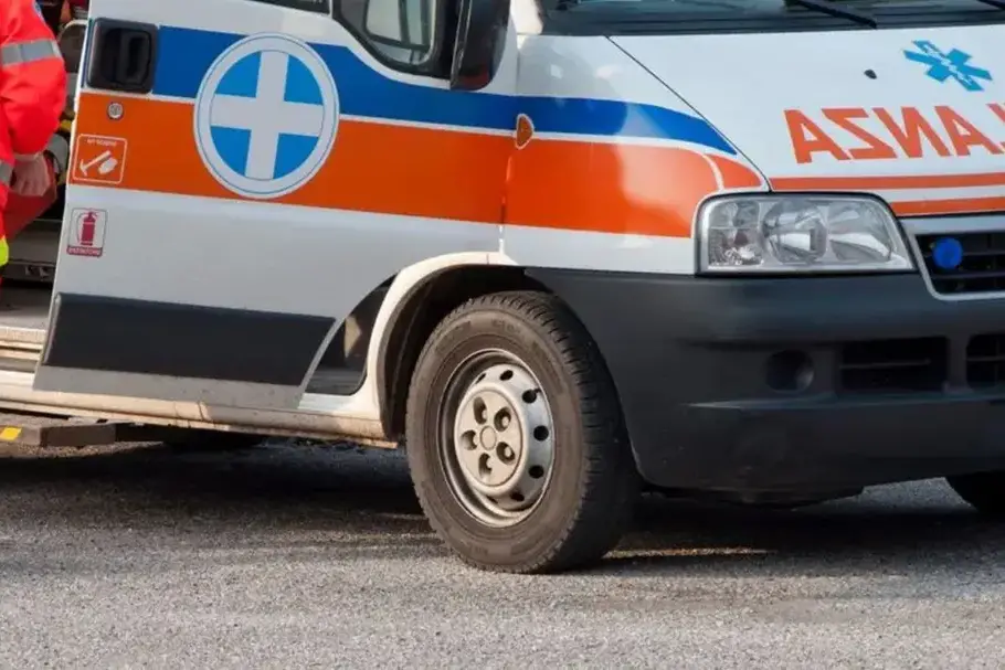 <p>Arriva in fin di vita al pronto soccorso e muore in ospedale: l’ambulanza era senza medico, aperta inchiesta</p>