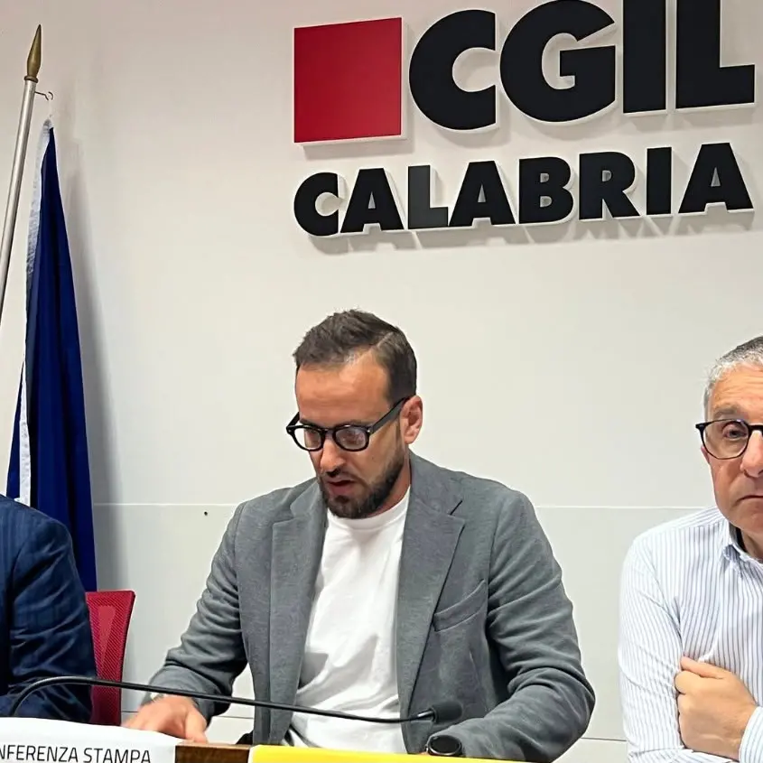 Tirocinanti, Cgil Calabria:\u00A0«Basta proroghe, i fatti smentiscono la promessa di Occhiuto di chiudere il bacino\u00A0entro il 2026»\n