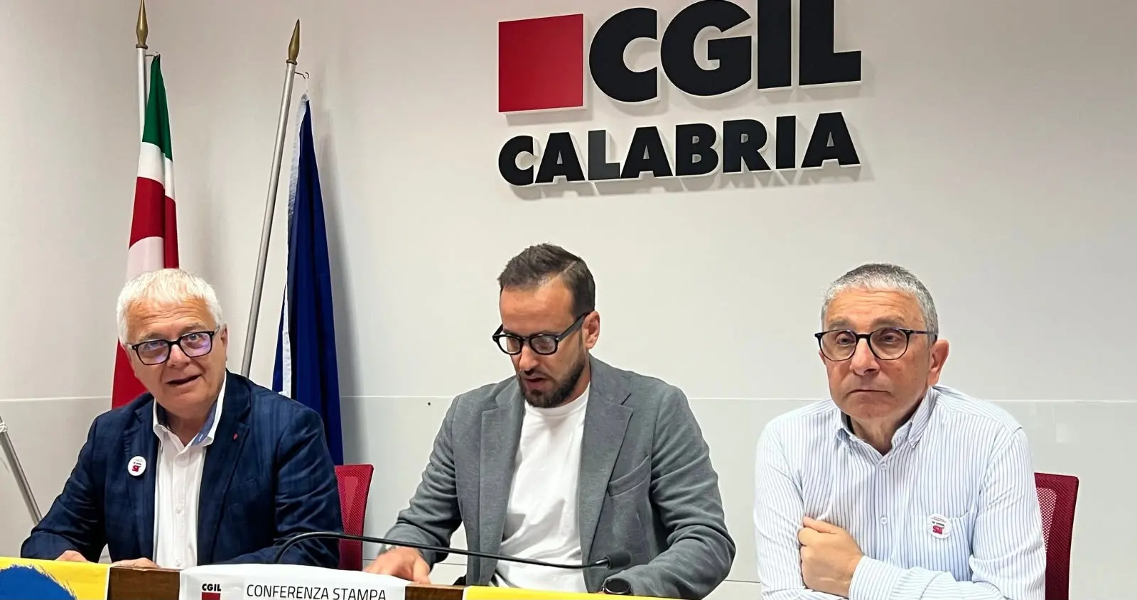 Tirocinanti, Cgil Calabria:\u00A0«Basta proroghe, i fatti smentiscono la promessa di Occhiuto di chiudere il bacino\u00A0entro il 2026»\n