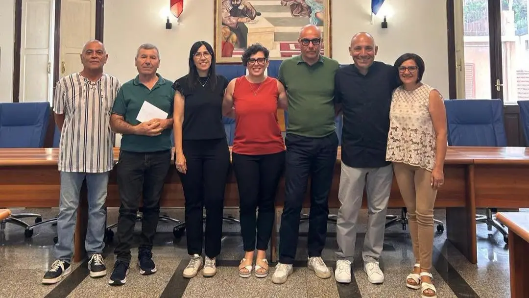 Melito, il Comune\u00A0stabilizza quattro lavoratori TIS: firmati i contratti a tempo indeterminato\n