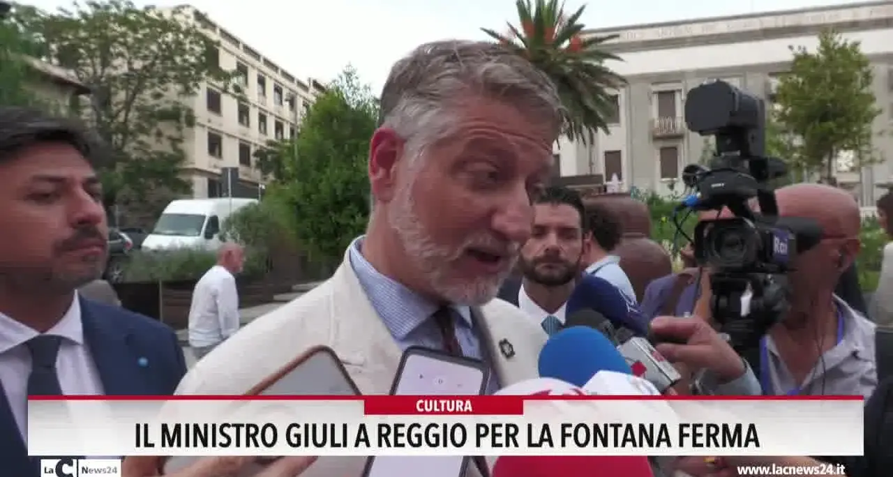 Il ministro Giuli a Reggio per la fontana ferma