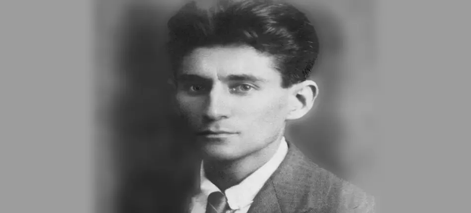 Kafka e il labirinto dell'esistenza: il viaggio senza uscita dell'uomo moderno tra colpa, angoscia e ricerca del senso\n
