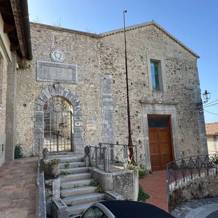 Vibo, la biblioteca comunale si trasferisce (temporaneamente) da via Palach a Palazzo Santa Chiara: riapertura con Catena Fiorello\n