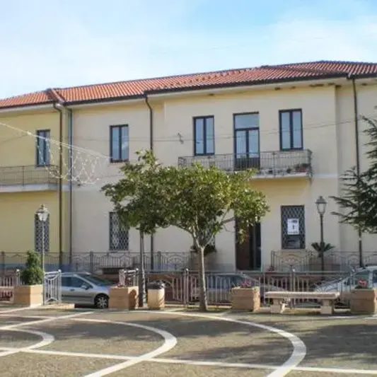 Zambrone, la maggioranza replica sulla rottamazione: «Percorso lineare, l’opposizione chiese l’adesione prima della legge»\n