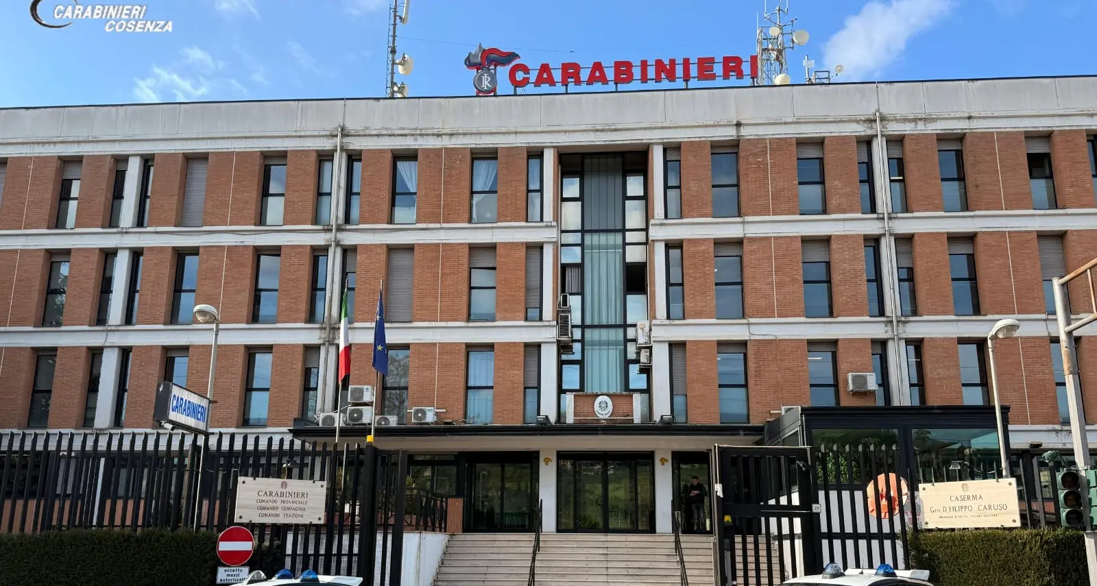 <p>Sparatoria in discoteca a Sangineto, <span style=\"color:hsl(0, 75%, 60%);\">arrestato </span>un 30enne di Cosenza: è accusato di tentato omicidio aggravato</p>