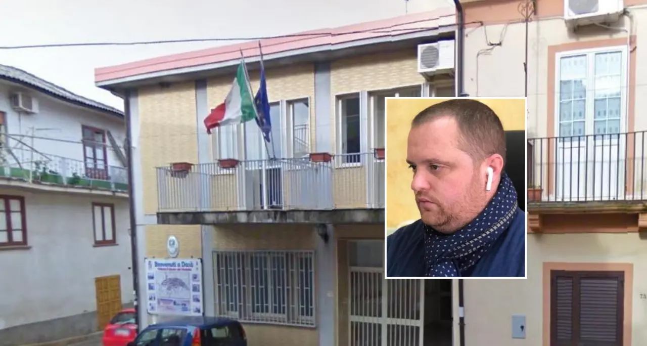 <p>Dasà, il sindaco <span style=\"color:hsl(0, 75%, 60%);\">Scaturchio lascia Forza Italia</span> e si dimette dall’incarico in Anci: «Dal partito nessuna attenzione ai piccoli comuni»</p>