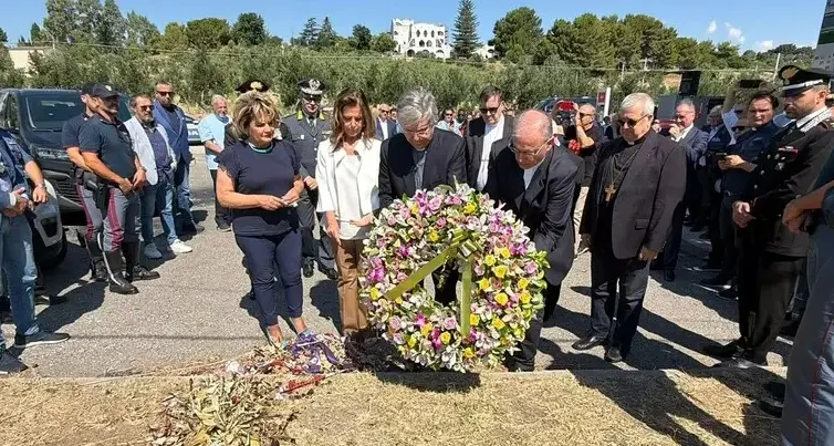 Braccianti uccisi ad Amendolara, deposta una corona di fiori nel luogo della strage\n