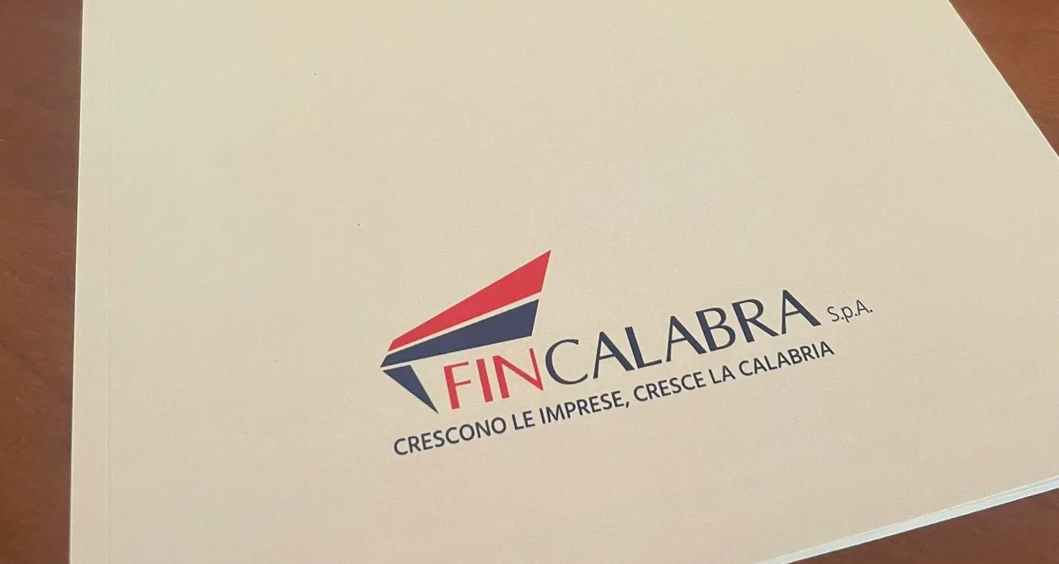 Fincalabra chiude il 2025 in utile e rilancia: 450 milioni per sviluppo e lavoro in Calabria\n