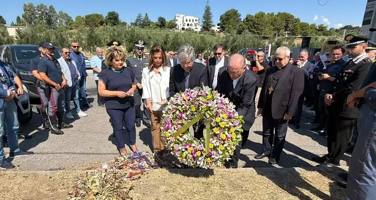 Strage Amendolara, il monito di mons. Savino:\u00A0«Le nostre coscienze bruciate in quell’auto, nessuno può autoassolversi»\n