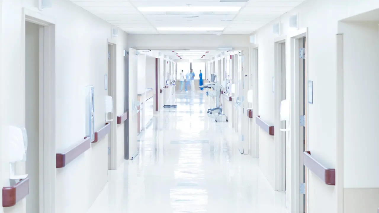 <p>Un 2025 ancora da <span style=\"color:hsl(0, 75%, 60%);\">profondo rosso</span> per i conti delle Asp e gli ospedali calabresi (si salva solo Reggio)</p>