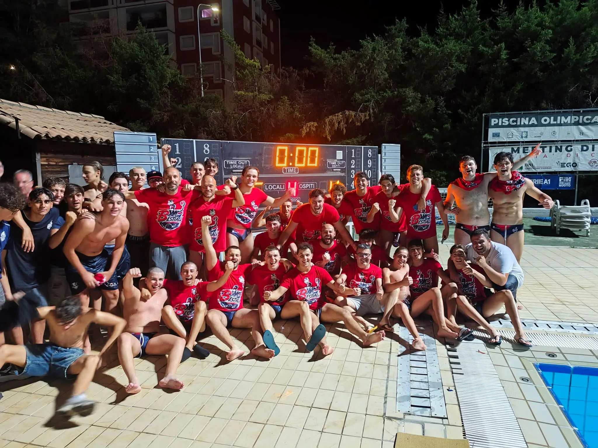 Smile Cosenza Pallanuoto, è festa grande: il tecnico Manna riporta la squadra in Serie B\n