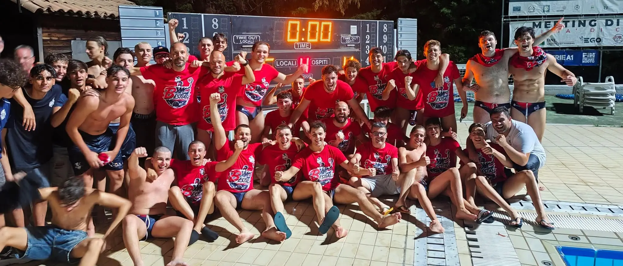 Smile Cosenza Pallanuoto, è festa grande: il tecnico Manna riporta la squadra in Serie B\n