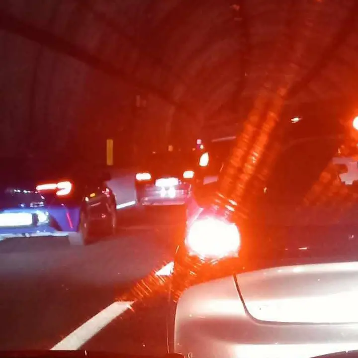 Incidenti sull'Autostrada A2 a Rogliano e Falerna: traffico rallentato in direzione sud\n