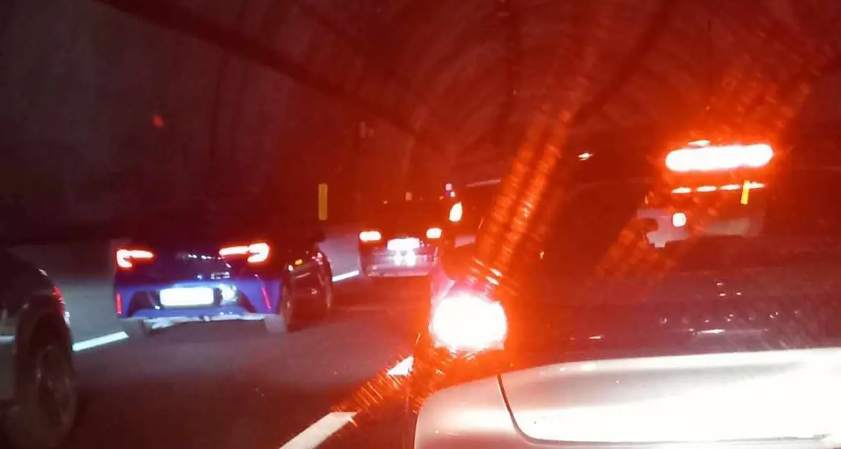Incidenti sull'Autostrada A2 a Rogliano e Falerna: traffico rallentato in direzione sud\n