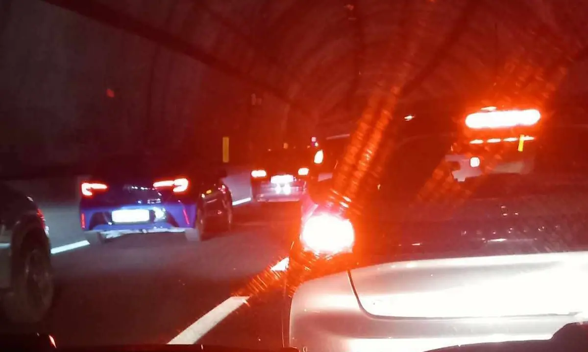 Incidenti sull'Autostrada A2 a Rogliano e Falerna: traffico rallentato in direzione sud\n