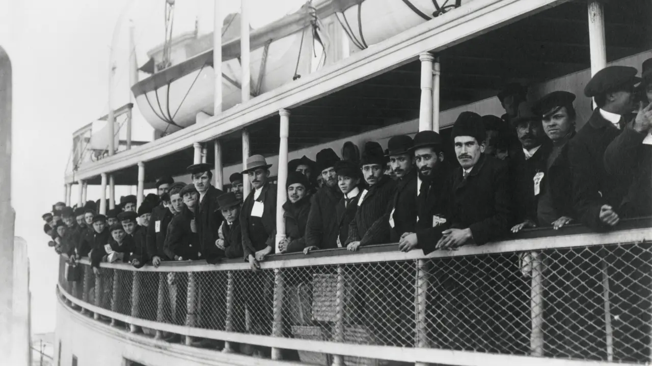 I confini del rito, il\u00A0Quattro luglio e i corpi della storia: quando i calabresi erano gli esclusi d'America