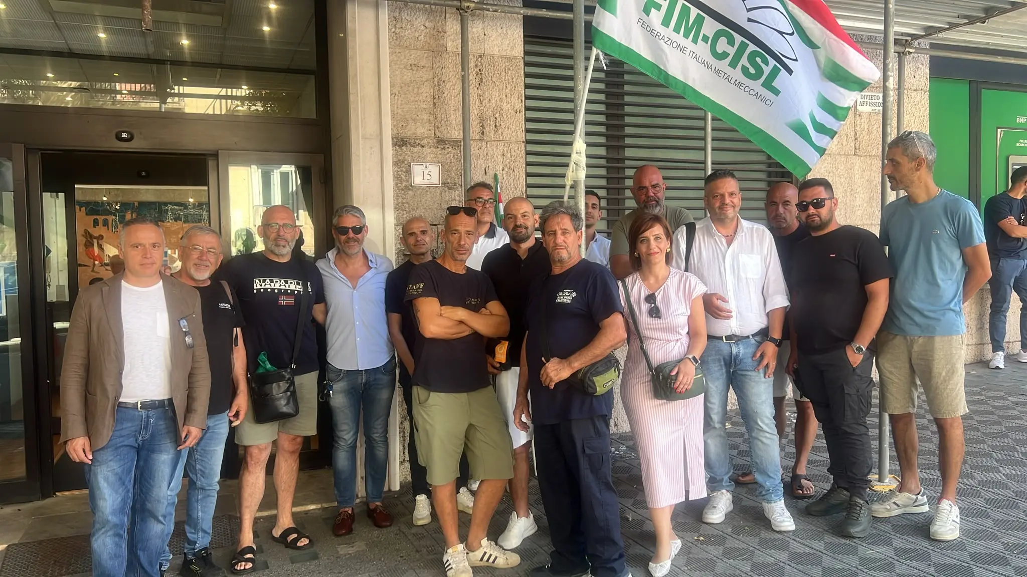 Vertenza R. Marine Group,\u00A0i lavoratori protestano davanti all'INPS:\u00A0si apre uno spiraglio per lo sblocco della cassa integrazione\n