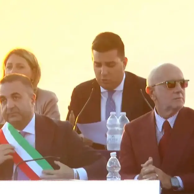 Reggio Calabria apre la nuova consiliatura: Cannizzaro indossa la fascia tricolore, Milia presidente del Consiglio\n