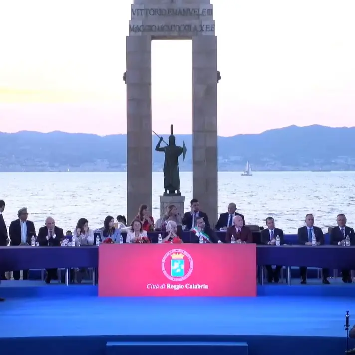 Il messaggio di Tajani alla nuova amministrazione: «Reggio Calabria diventi faro internazionale nel Mediterraneo»\n