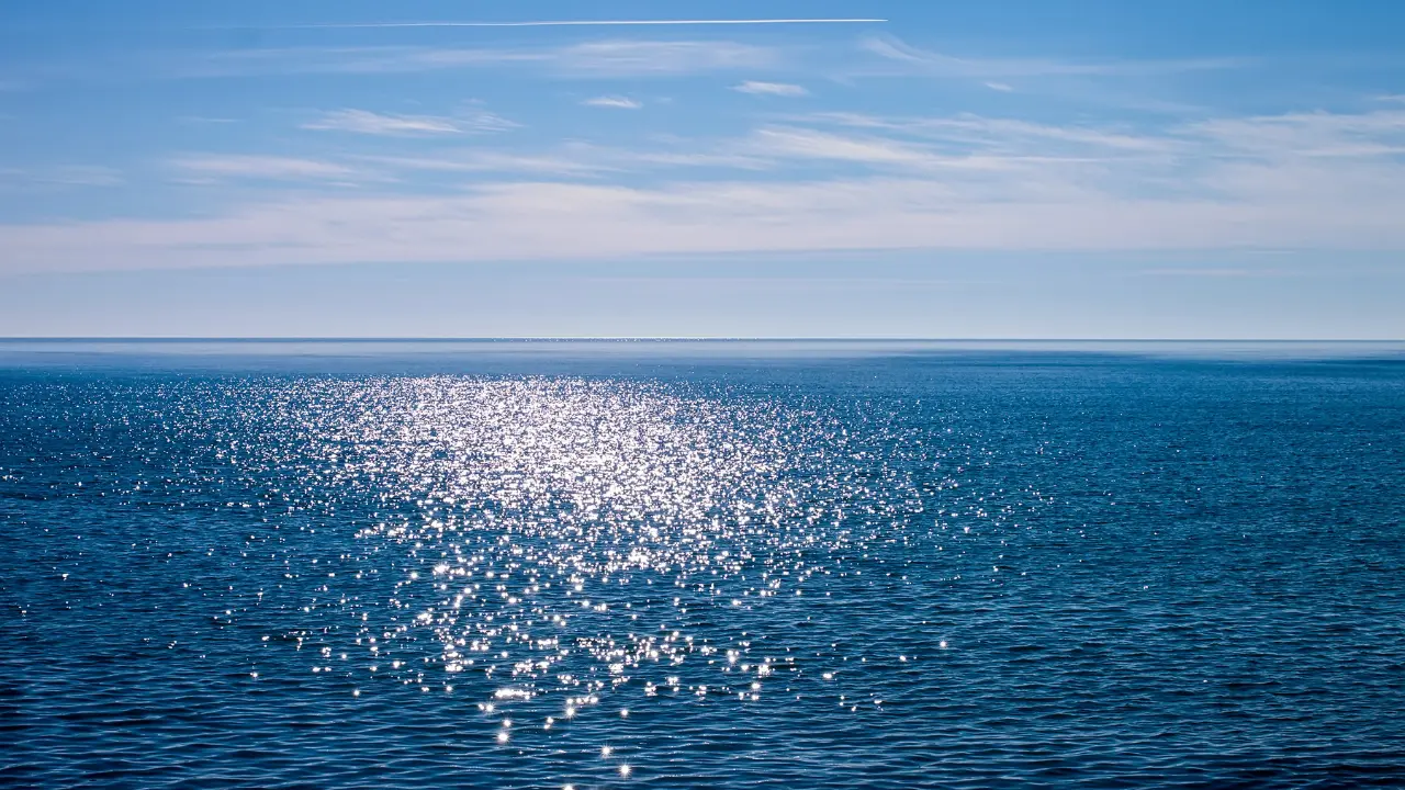 Il mare che non conosciamo: in Calabria 649 le aree monitorate, ma ben\u00A0132 km di costa sono vietati alla balneazione\n