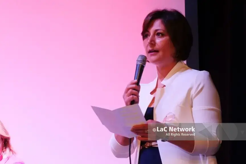 Il coordinatore della Breast Unit di Catanzaro, Abbonante,\u00A0va in pensione:\u00A0la gratitudine della scrittrice Nasso\n