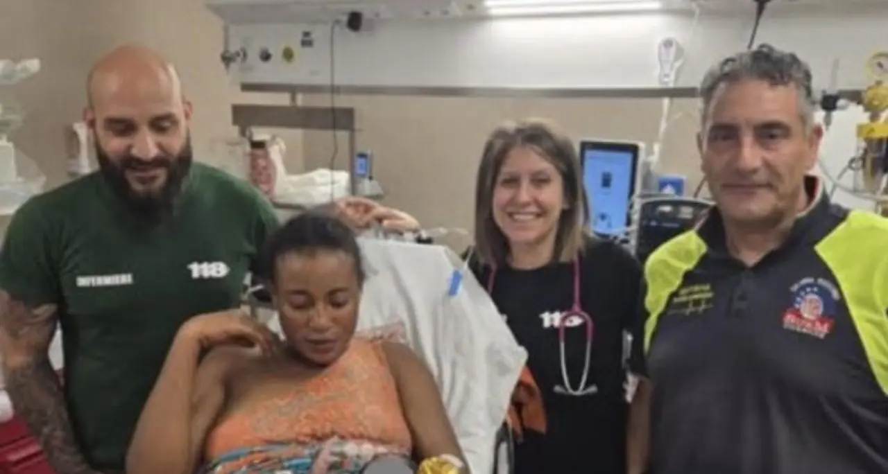 <p><span style=\"color:hsl(0, 75%, 60%);\">Lucy non aspetta l'ospedale</span>: nasce a bordo dell'ambulanza del 118 nel Cosentino</p>
