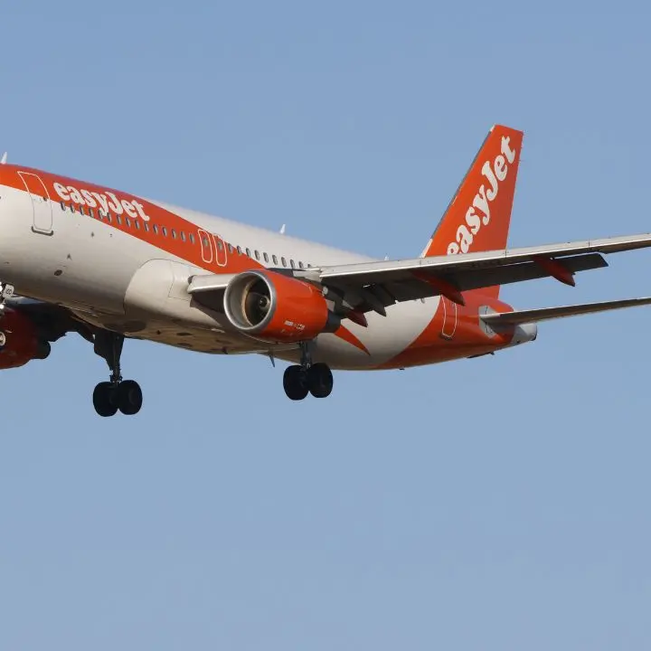 EasyJet passa di mano, ok all’accordo con Castlelake: l’operazione vale oltre 7 miliardi\n