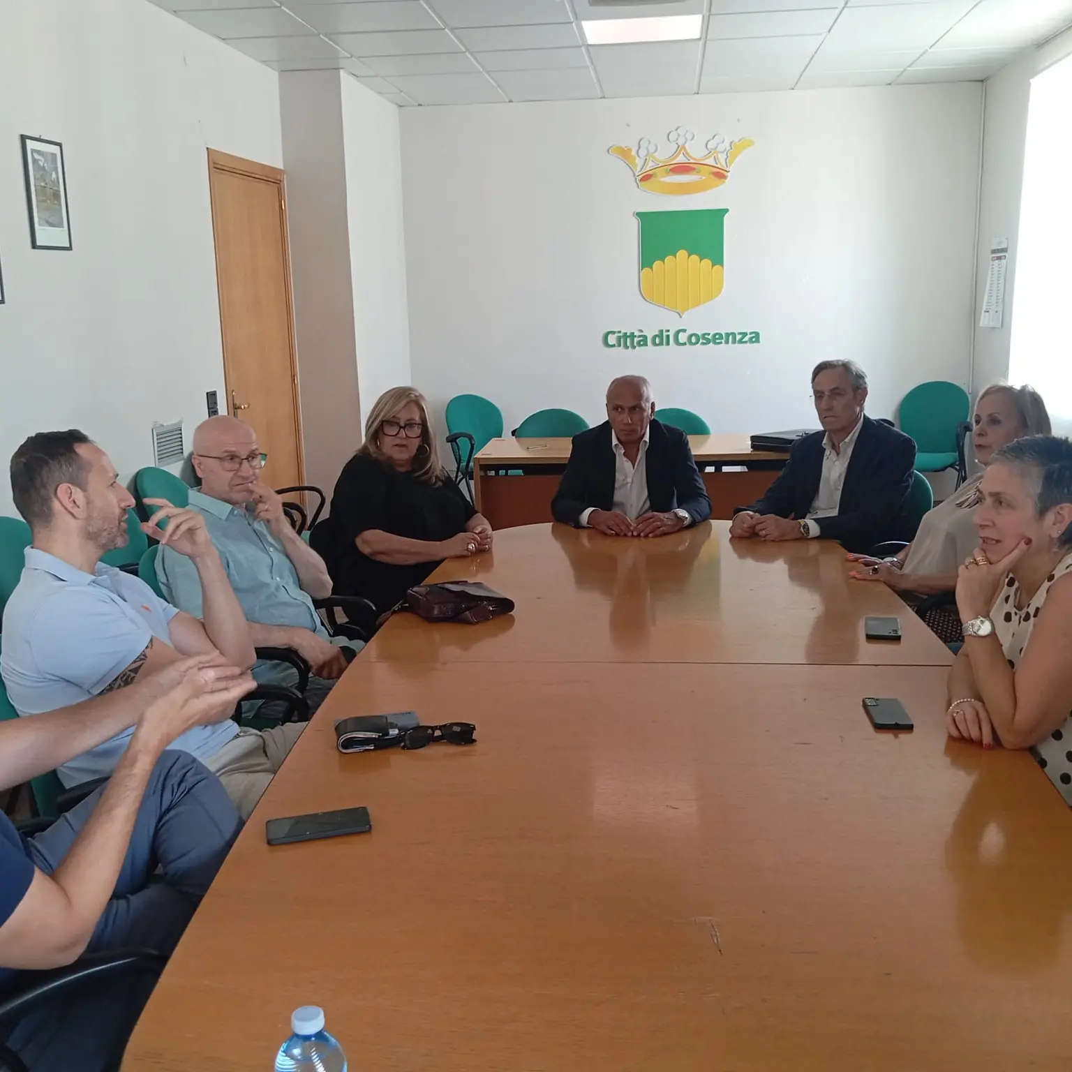 Commercio, confronto tra Comune e categorie: «La Notte Bianca da sola non basta, serve una strategia per rilanciare Cosenza»\n