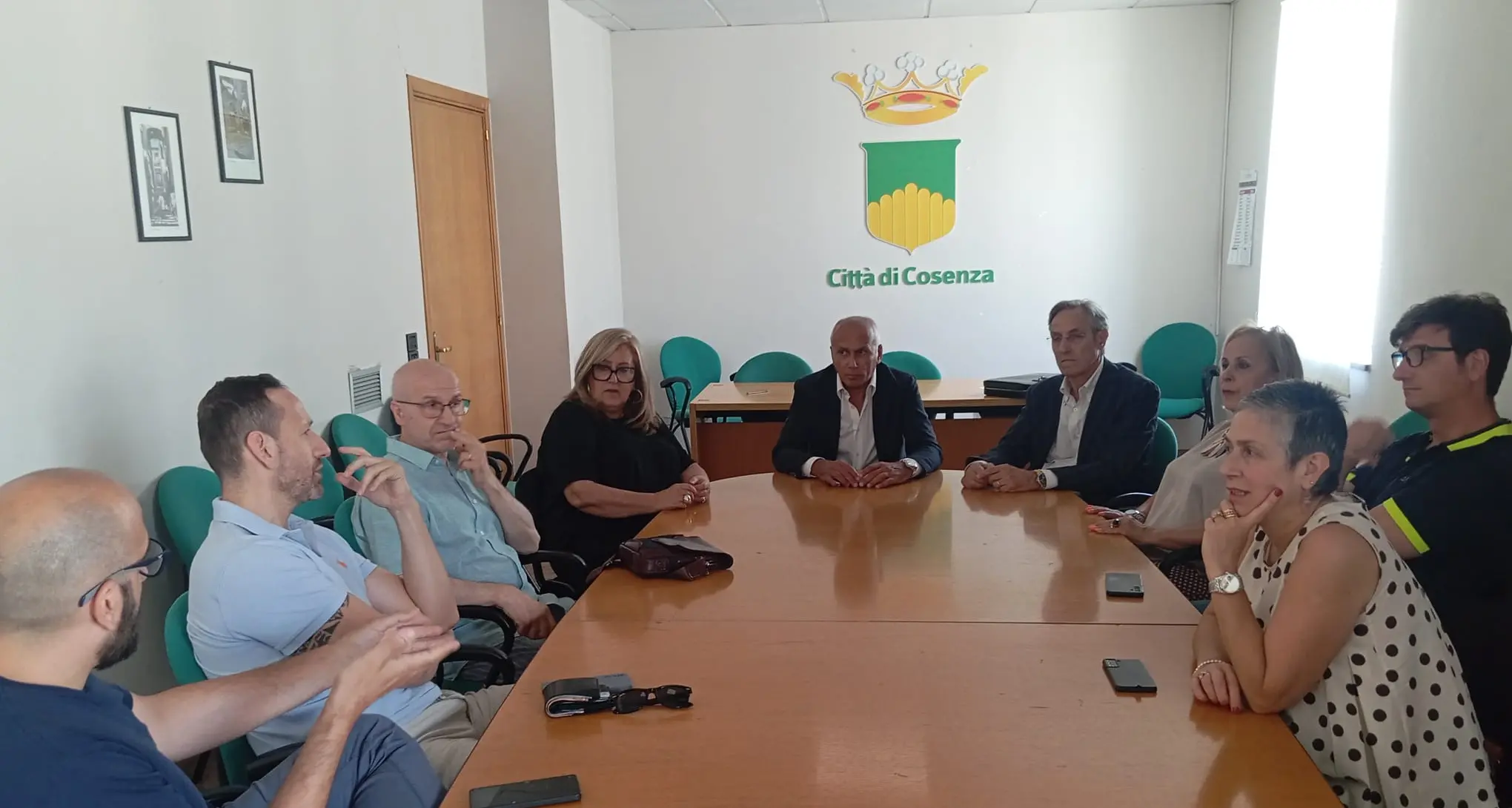 Commercio, confronto tra Comune e categorie: «La Notte Bianca da sola non basta, serve una strategia per rilanciare Cosenza»\n