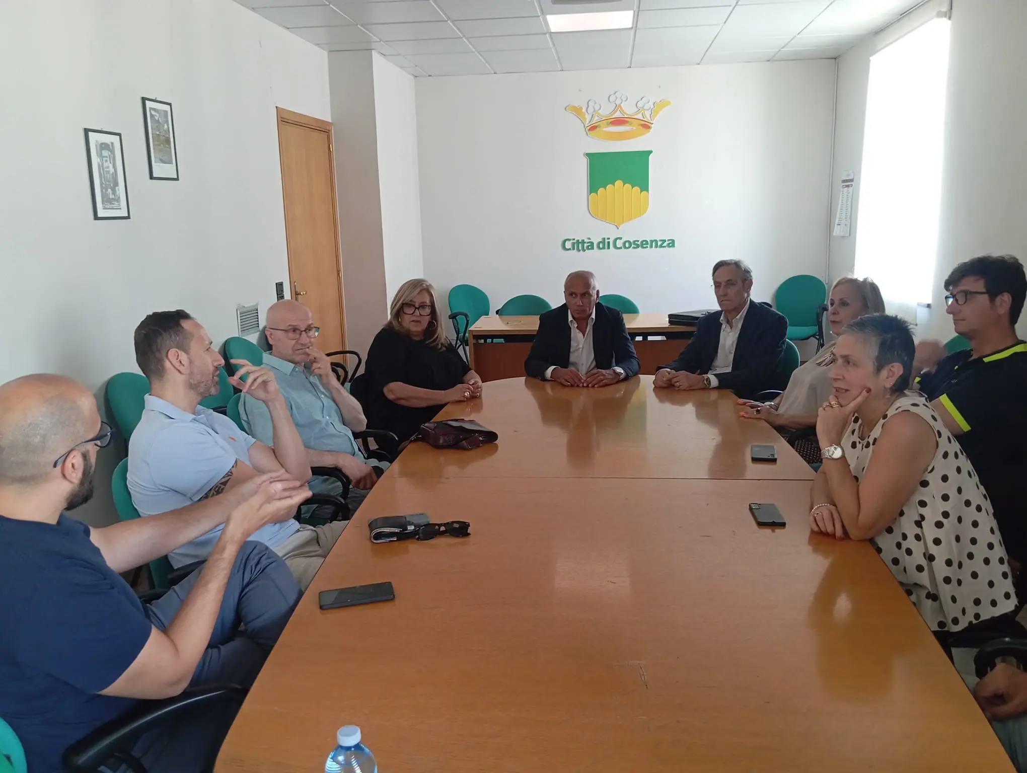 Commercio, confronto tra Comune e categorie: «La Notte Bianca da sola non basta, serve una strategia per rilanciare Cosenza»\n
