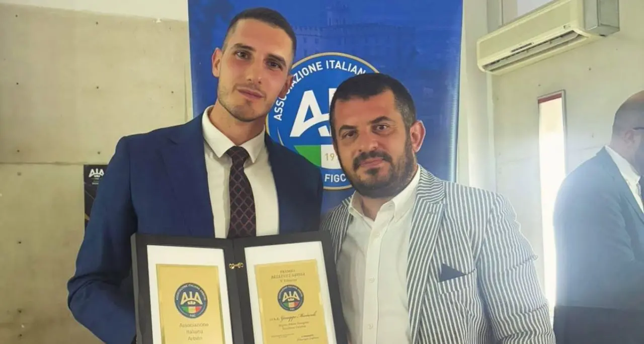 Dilettanti, il vibonese Montaruli \"fischietto d'oro\": premiato come miglior arbitro\u00A0dell'Eccellenza calabrese\n