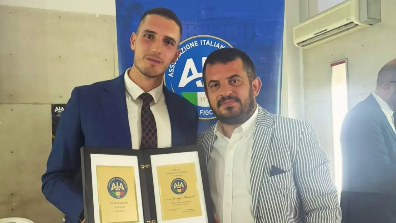 Dilettanti, il vibonese Montaruli \"fischietto d'oro\": premiato come miglior arbitro\u00A0dell'Eccellenza calabrese\n