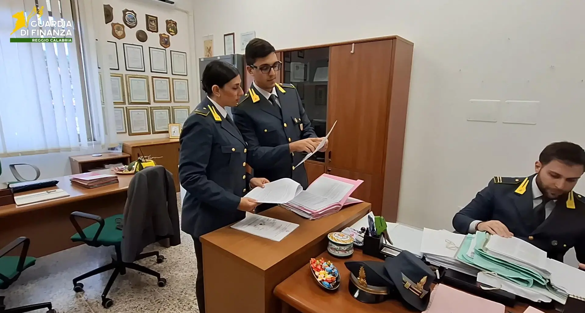 <p>‘Ndrangheta,<span style=\"color:hsl(0, 75%, 60%);\"> confisca da 2,7 milioni </span>di euro a imprenditore ritenuto vicino alla cosca Tegano</p>