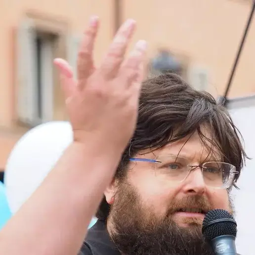 Arrestato Mario Adinolfi a Roma, è accusato di truffa ed evasione fiscale\n