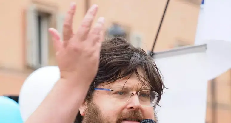 Arrestato Mario Adinolfi a Roma, è accusato di truffa ed evasione fiscale\n